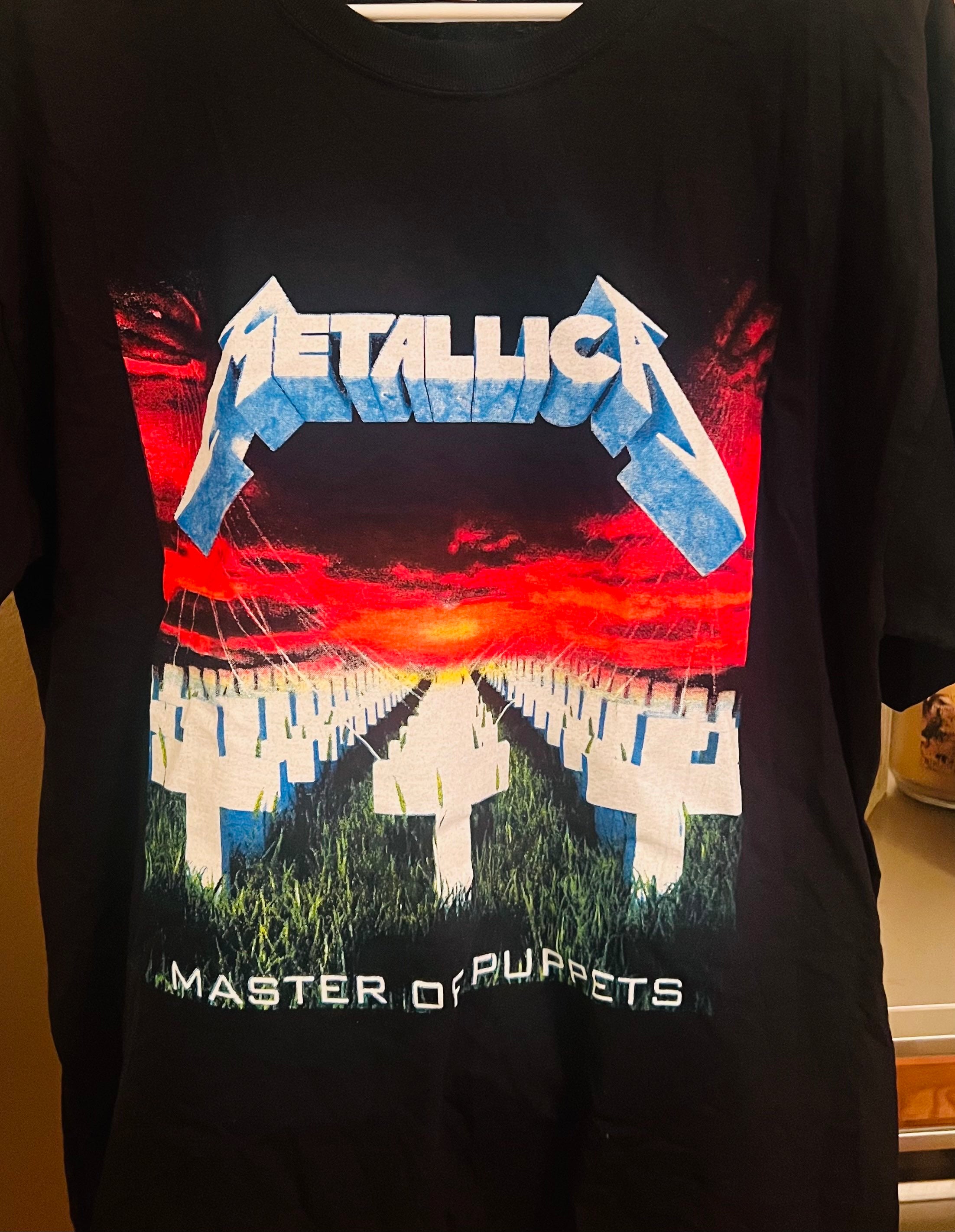 METALLICA UNISEX GRAPHIC TEE