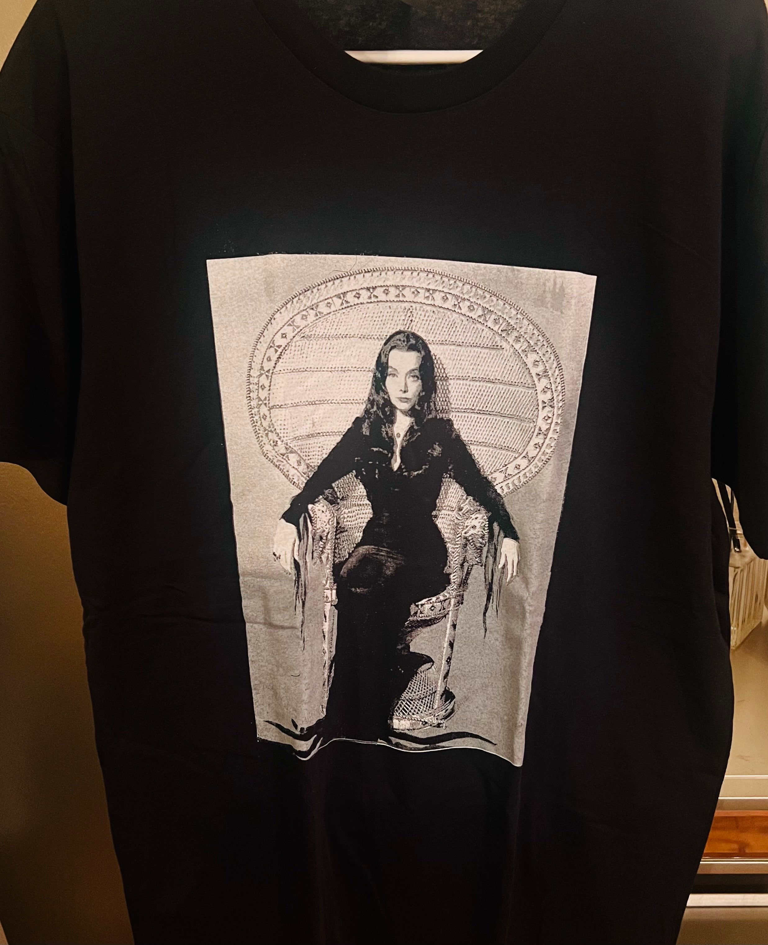 MORTICIA ADAMS UNISEX GRAPHIC TEE