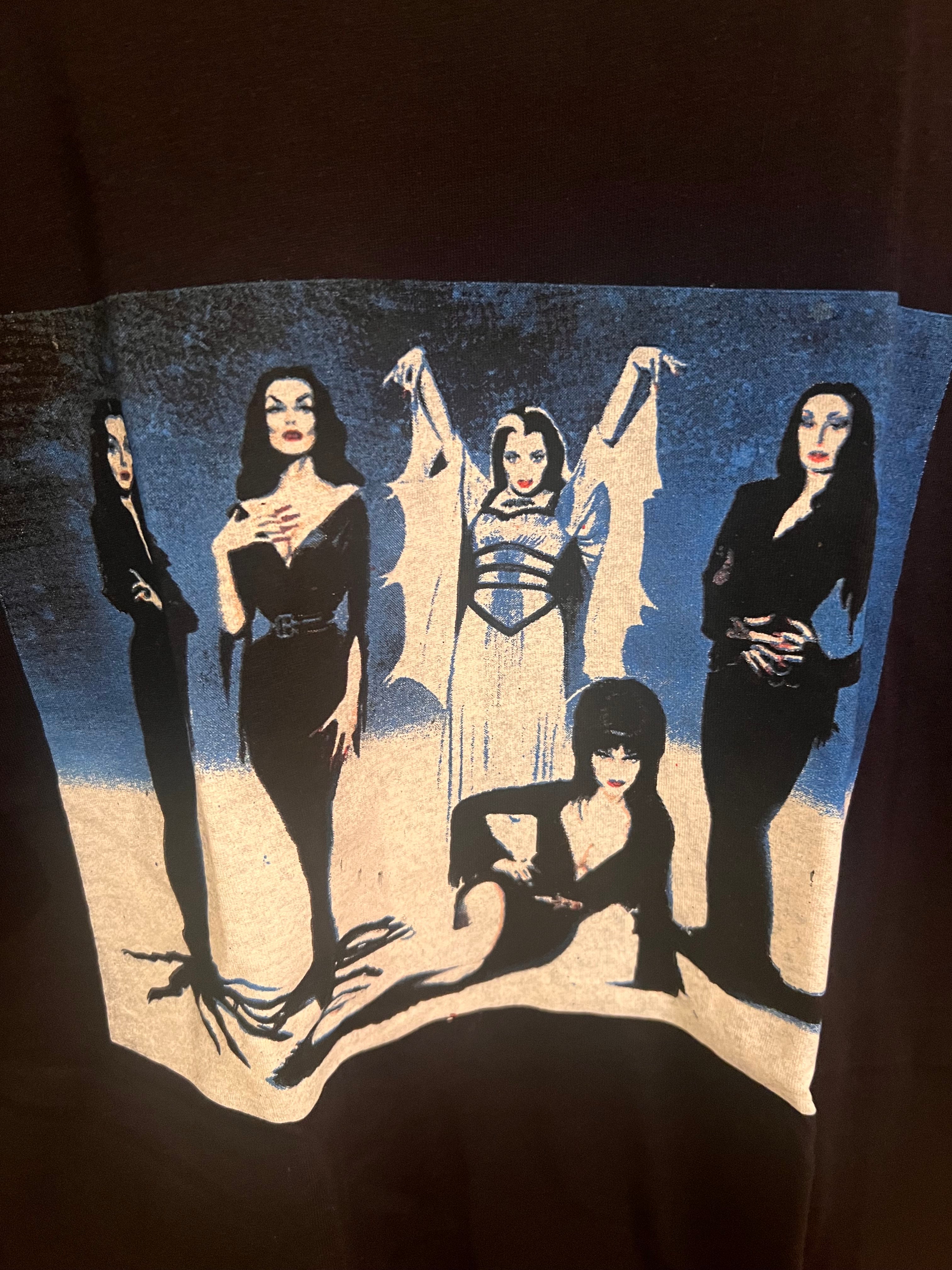 THE GOTH QUEENS UNISEX GRAPHIC TEE
